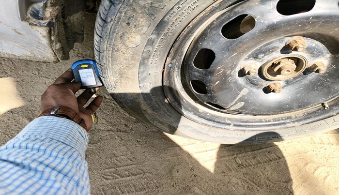 2011 Ford Figo ZXI 1.4 DIESEL, Diesel, Manual, 1,31,419 km, tyre