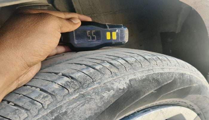 2025 Nissan MAGNITE Acenta B4D 1.0 Petrol MT, CNG, Manual, 17,615 km, tyre