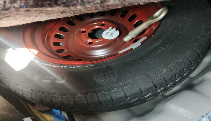 2025 Nissan MAGNITE Acenta B4D 1.0 Petrol MT, CNG, Manual, 17,615 km, tyre