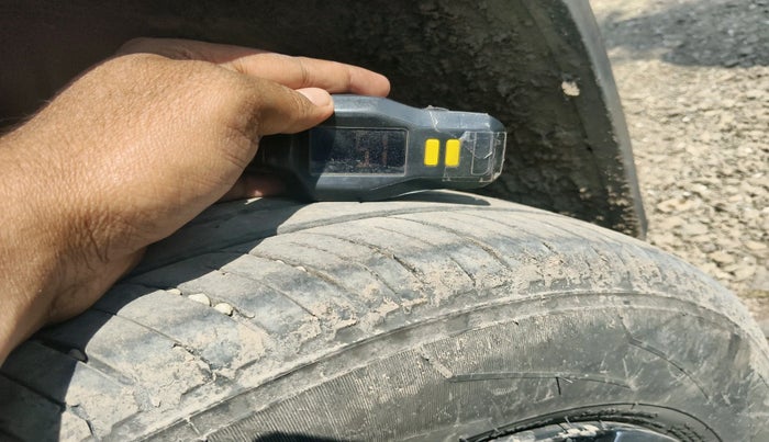 2025 Nissan MAGNITE Acenta B4D 1.0 Petrol MT, CNG, Manual, 17,615 km, tyre