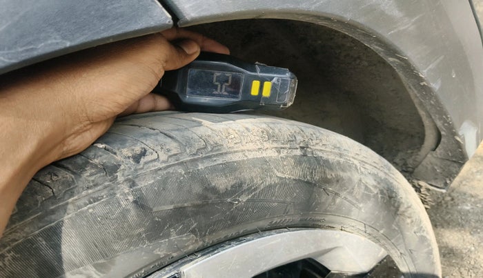 2025 Nissan MAGNITE Acenta B4D 1.0 Petrol MT, CNG, Manual, 17,615 km, tyre