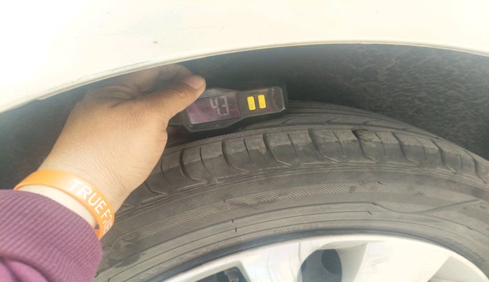 2016 Maruti Baleno DELTA PETROL 1.2, Petrol, Manual, 1,49,043 km, tyre