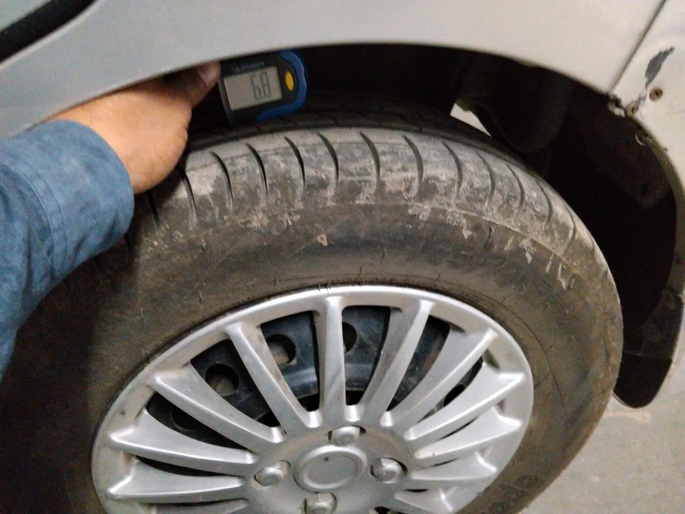 2013 Maruti Wagon R Stingray LXI, Petrol, Manual, 52,258 km, tyre