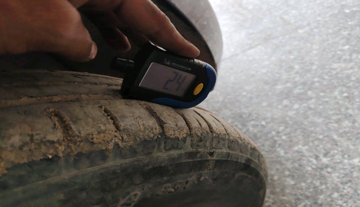 2018 Maruti Swift LXI, Petrol, Manual, 80,000 km, tyre