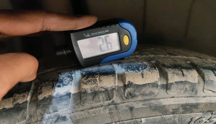 2018 Maruti Swift LXI, Petrol, Manual, 80,000 km, tyre