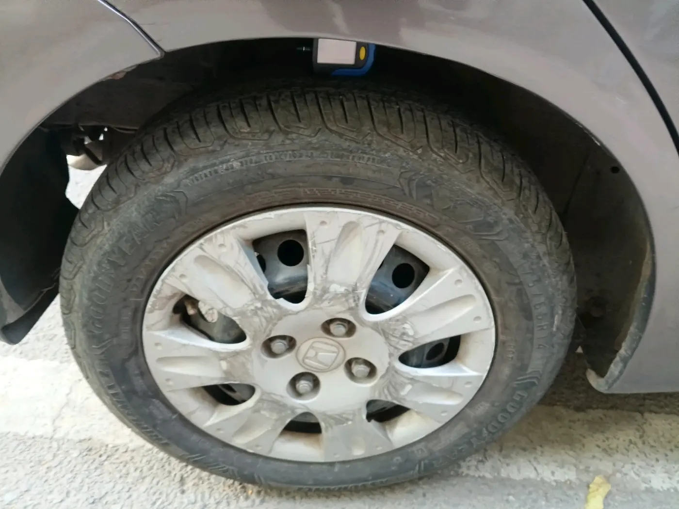 2013 Honda Brio S MT, Petrol, Manual, 78,596 km, tyre