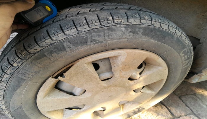 2011 Maruti Wagon R 1.0 LXI, Petrol, Manual, 38,511 km, tyre