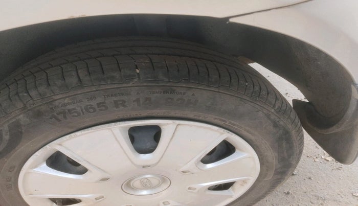 2011 Ford Fiesta ZXI 1.6 PETROL, Petrol, Manual, 38,651 km, tyre