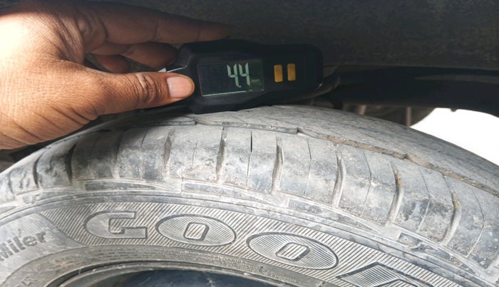 2013 Maruti Alto 800 LXI CNG, CNG, Manual, 93,946 km, tyre