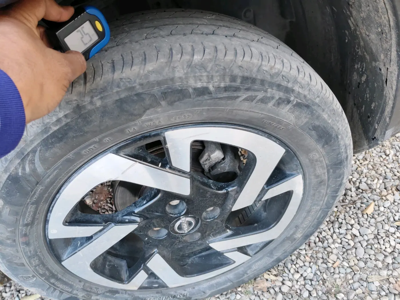 2022 Nissan MAGNITE XV PREMIUM, Petrol, Manual, 39,958 km, tyre