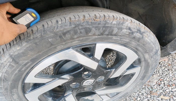 2022 Nissan MAGNITE XV PREMIUM, Petrol, Manual, 39,958 km, tyre