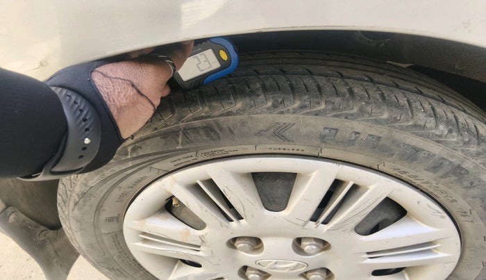 2011 Hyundai Santro Xing GLS, Petrol, Manual, 1,24,258 km, tyre