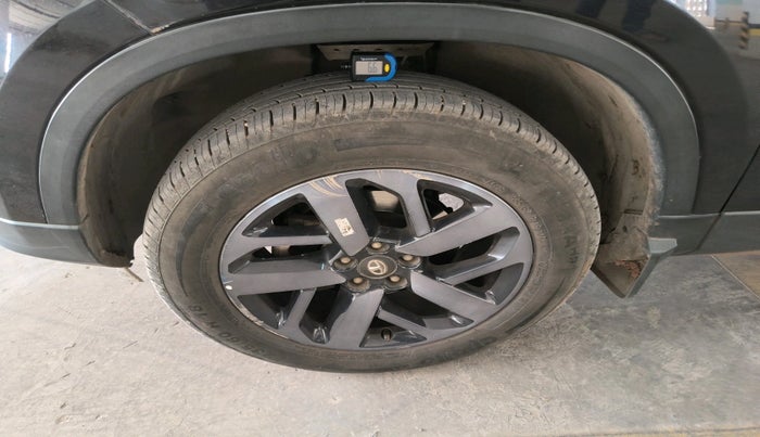 2023 Tata Safari XZA PLUS, Diesel, Automatic, 71,799 km, tyre