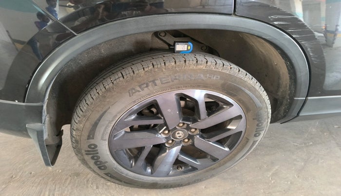 2023 Tata Safari XZA PLUS, Diesel, Automatic, 71,799 km, tyre