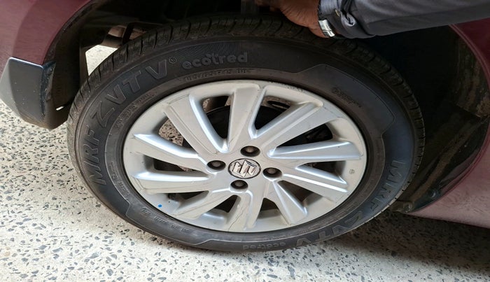 2016 Maruti Swift Dzire ZXI, Petrol, Manual, 57,000 km, tyre