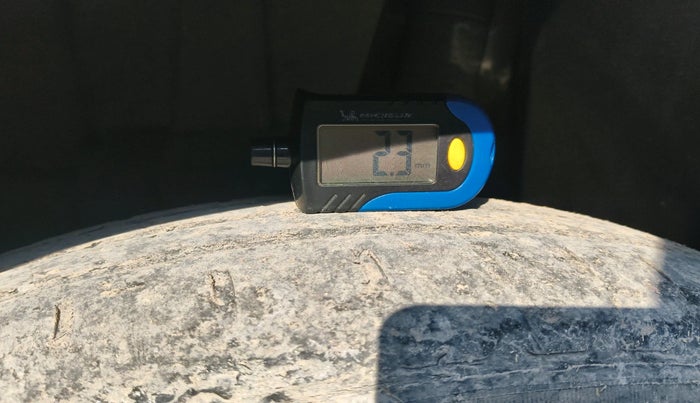 2020 Maruti Swift VXI, Petrol, Manual, 88,853 km, tyre