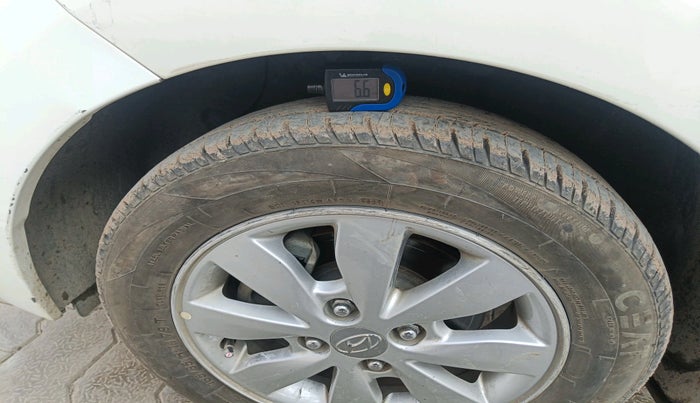 2015 Hyundai Xcent SX 1.2, Petrol, Manual, 28,037 km, tyre