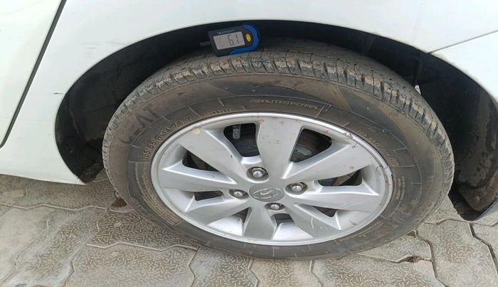 2015 Hyundai Xcent SX 1.2, Petrol, Manual, 28,037 km, tyre