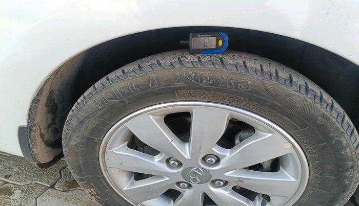 2015 Hyundai Xcent SX 1.2, Petrol, Manual, 28,037 km, tyre