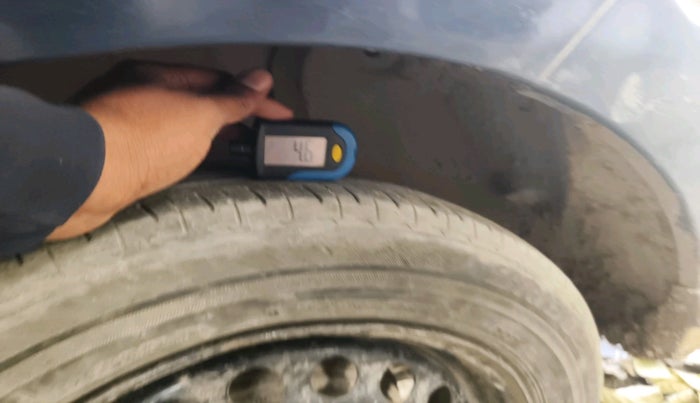 2015 Renault Lodgy 85 PS RXL, Diesel, Manual, 1,37,830 km, tyre