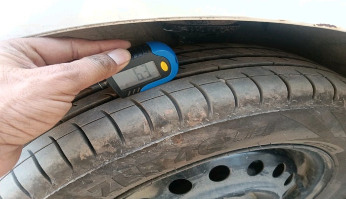 2014 Maruti Wagon R 1.0 VXI, CNG, Manual, 1,73,253 km, tyre