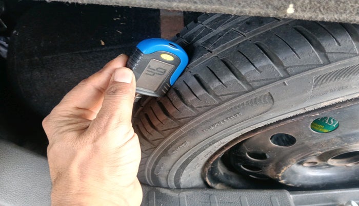 2014 Maruti Wagon R 1.0 VXI, CNG, Manual, 1,73,253 km, tyre