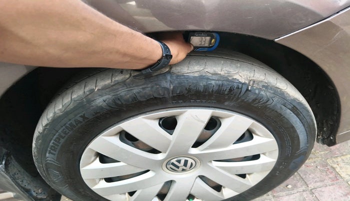 2017 Volkswagen Ameo COMFORTLINE PLUS 1.2L, Petrol, Manual, 1,01,073 km, tyre