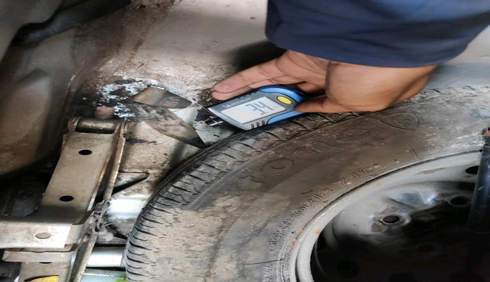 2012 Hyundai Eon ERA +, Petrol, Manual, 94,625 km, tyre