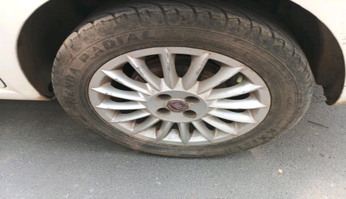 2012 Fiat Linea EMOTION 1.3, Diesel, Manual, 1,47,069 km, tyre