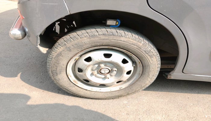 2011 Maruti Wagon R 1.0 LXI CNG, CNG, Manual, 72,969 km, tyre