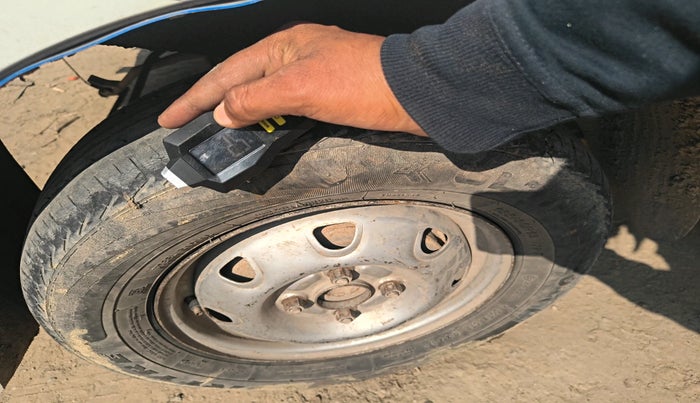 2017 Maruti Eeco 7 STR, CNG, Manual, 85,095 km, tyre