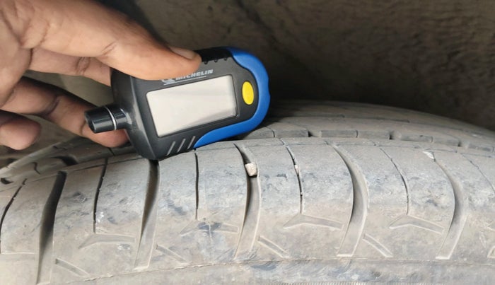 2020 Hyundai VENUE S 1.2, Petrol, Manual, 74,148 km, tyre