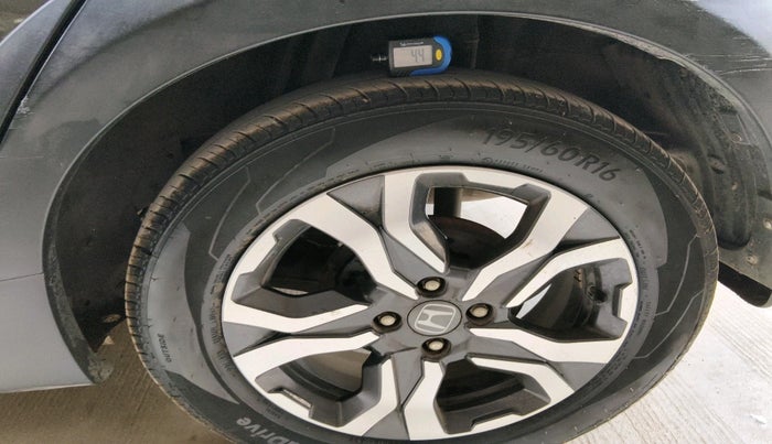 2017 Honda WR-V 1.2L I-VTEC VX MT, Petrol, Manual, 1,06,723 km, tyre