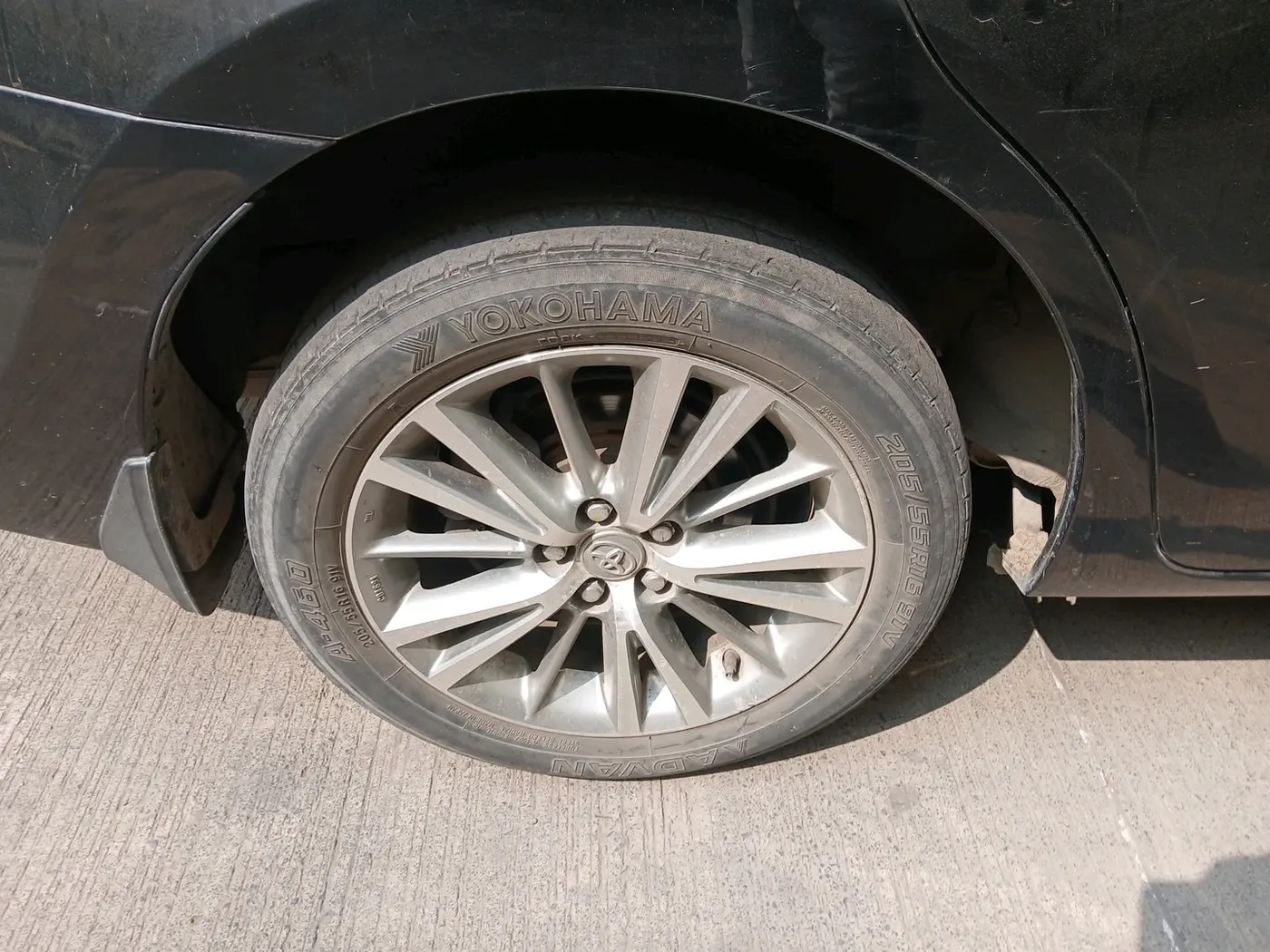 2015 Toyota Corolla Altis GL PETROL, Petrol, Manual, 77,226 km, tyre