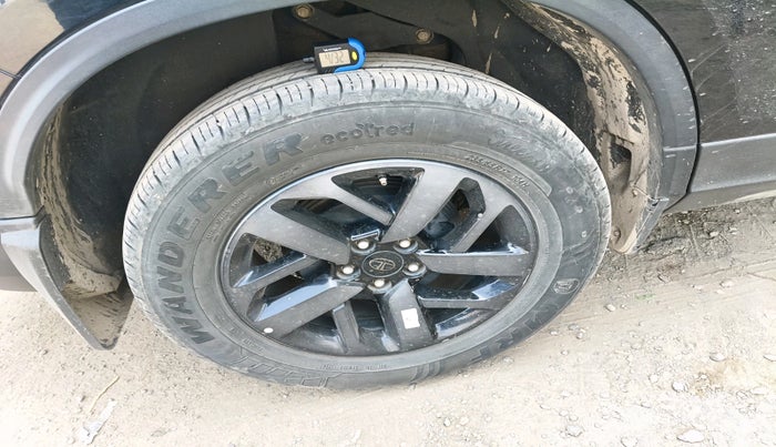 2024 Tata Harrier PURE PLUS S DARK EDITION, Diesel, Manual, 39,881 km, tyre