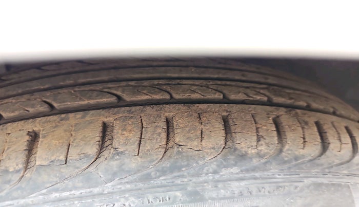 2015 Chevrolet Sail 1.2 LS ABS, Petrol, Manual, 11,355 km, tyre