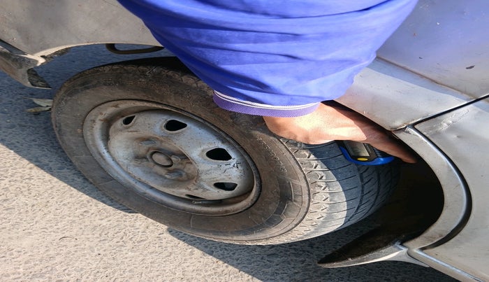 2011 Maruti Eeco 5 STR WITH A/C+HTR CNG, CNG, Manual, 2,24,020 km, tyre