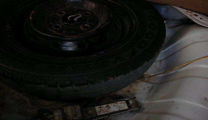 2022 Maruti Alto VXI, Petrol, Manual, 27,573 km, tyre