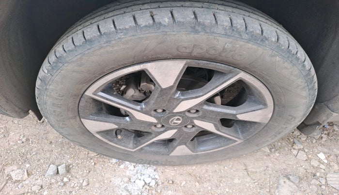 2022 Tata PUNCH ACCOMPLISHED AMT, Petrol, Automatic, 60,315 km, tyre