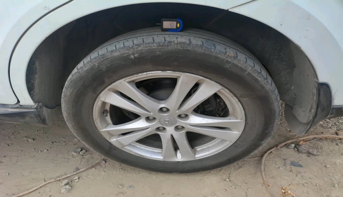 2012 Hyundai Santa Fe 4 WD, Diesel, Manual, 90,631 km, tyre