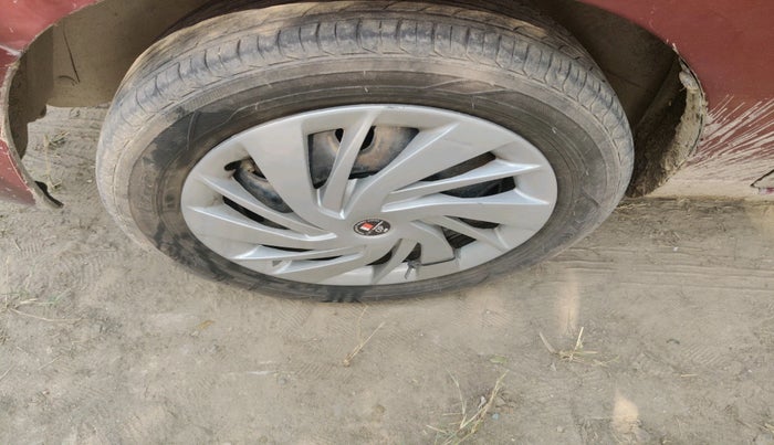 2011 Maruti Alto K10 VXI, CNG, Manual, 1,50,146 km, tyre