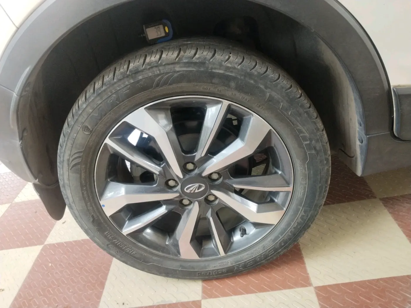 2021 Mahindra XUV300 W8 (O) 1.2 PETROL, Petrol, Manual, 43,062 km, tyre