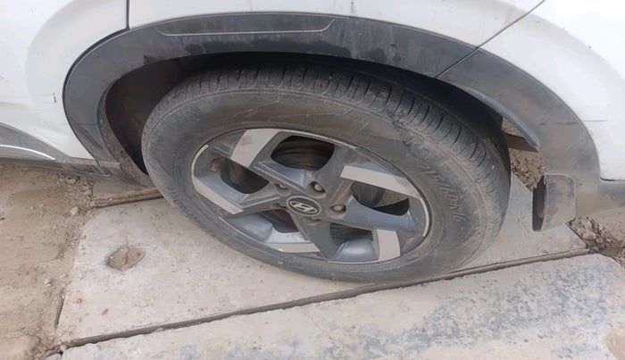 2019 Hyundai VENUE SX PLUS 1.0 TURBO DCT, Petrol, Automatic, 76,702 km, tyre