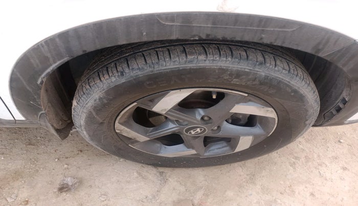 2019 Hyundai VENUE SX PLUS 1.0 TURBO DCT, Petrol, Automatic, 76,702 km, tyre