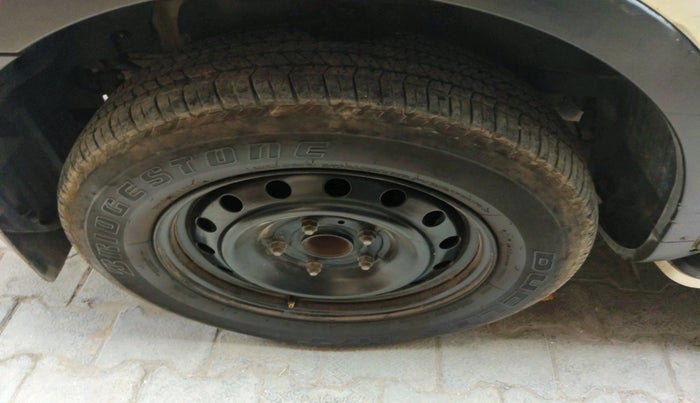 2021 Mahindra XUV500 W7, Diesel, Manual, 70,446 km, tyre