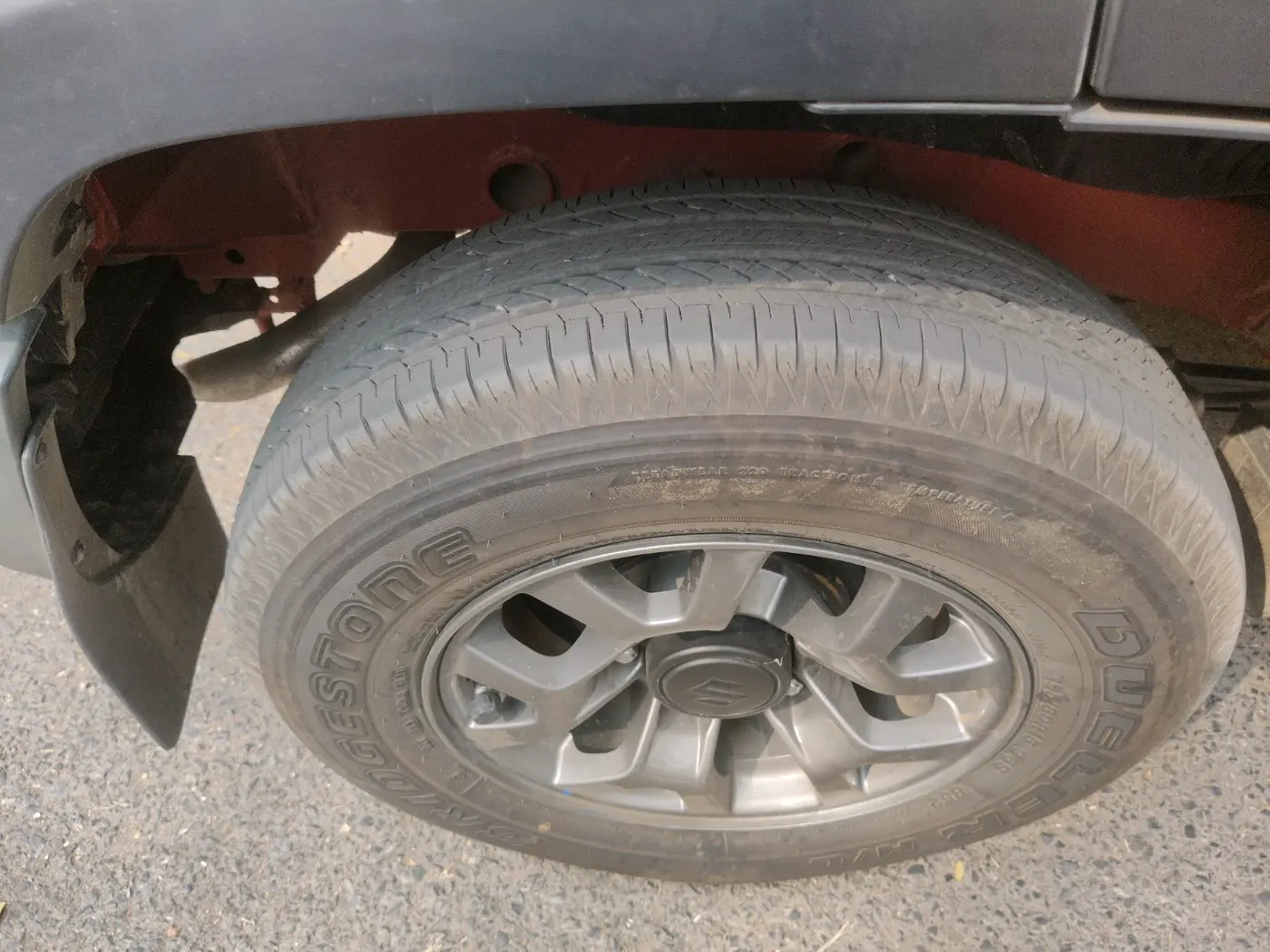 2024 Maruti JIMNY ALPHA ALL GRIP PRO MT DUAL TONE, Petrol, Manual, 9,136 km, tyre