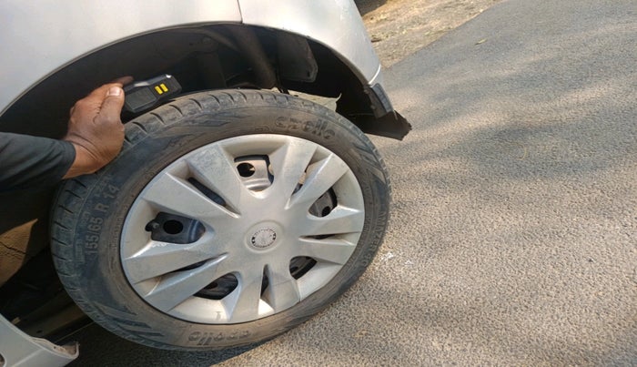 2012 Maruti Wagon R 1.0 VXI, Petrol, Manual, 96,955 km, tyre