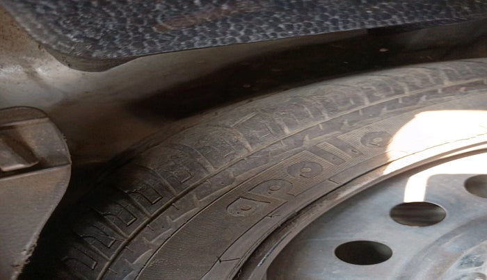 2012 Maruti Wagon R 1.0 VXI, Petrol, Manual, 96,955 km, tyre