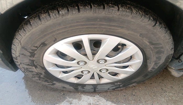 2013 Hyundai i10 MAGNA 1.1, Petrol, Manual, 68,383 km, tyre