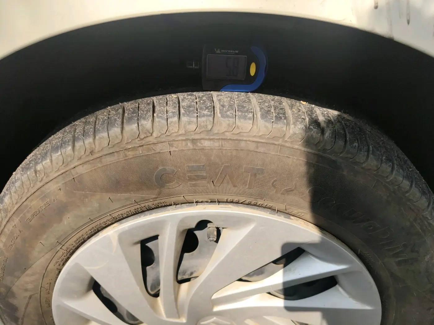2021 Maruti Ertiga VXI CNG, CNG, Manual, 66,640 km, tyre